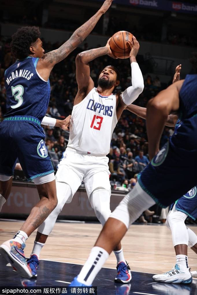 青岛队轻取辽宁队,乔治状态火热 青岛队轻取辽宁队,乔治状态火热