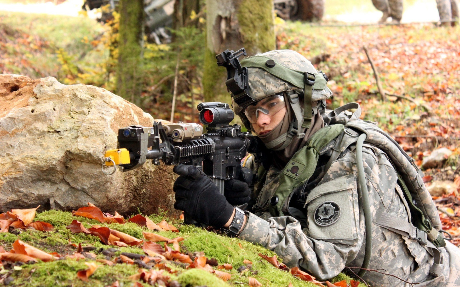 荷兰铁闸阿克欧冠决赛显神威，关键战突围罗马铸就传奇