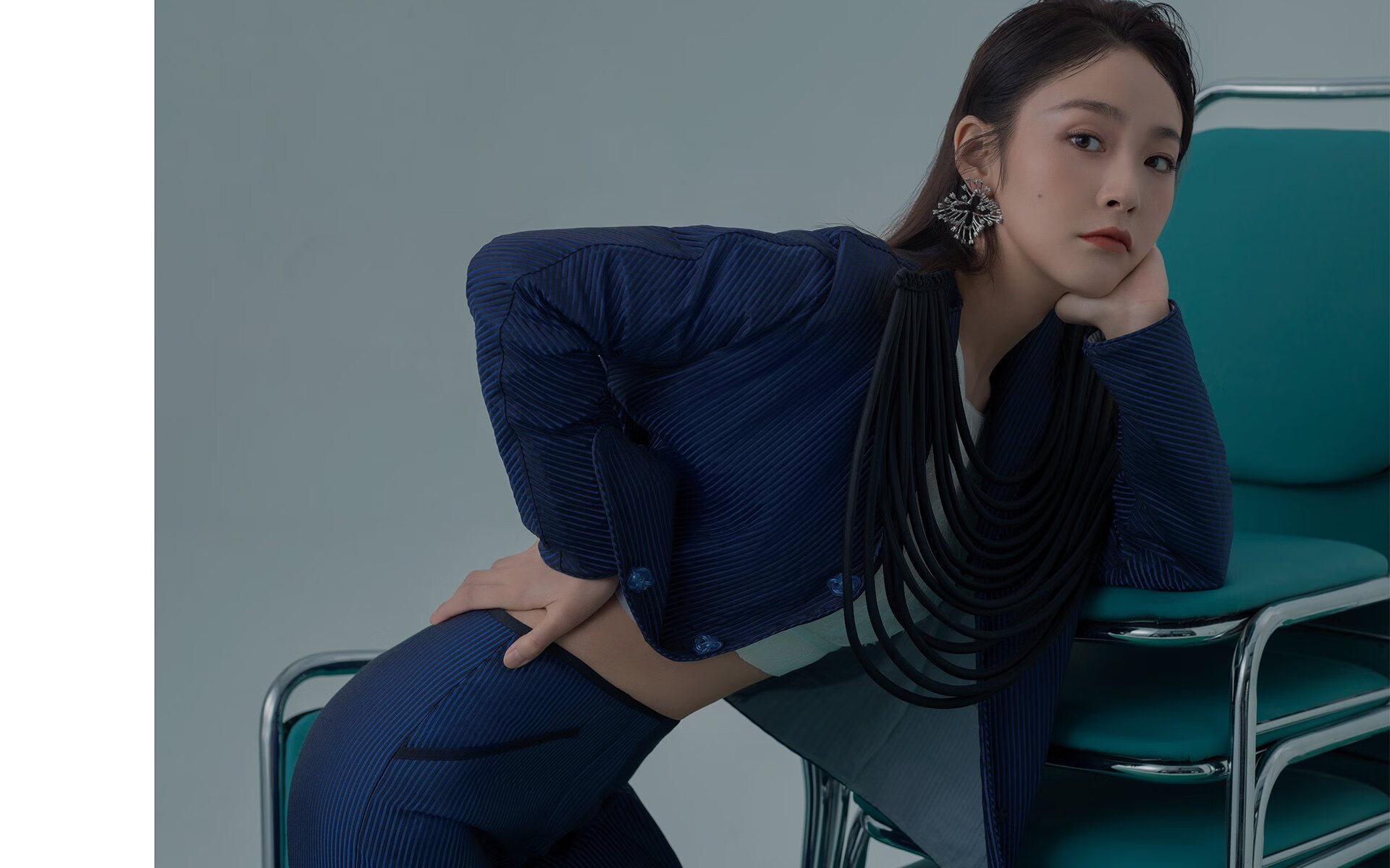 从森林之心到巴黎之巅，当非洲雄狮咬碎星辰