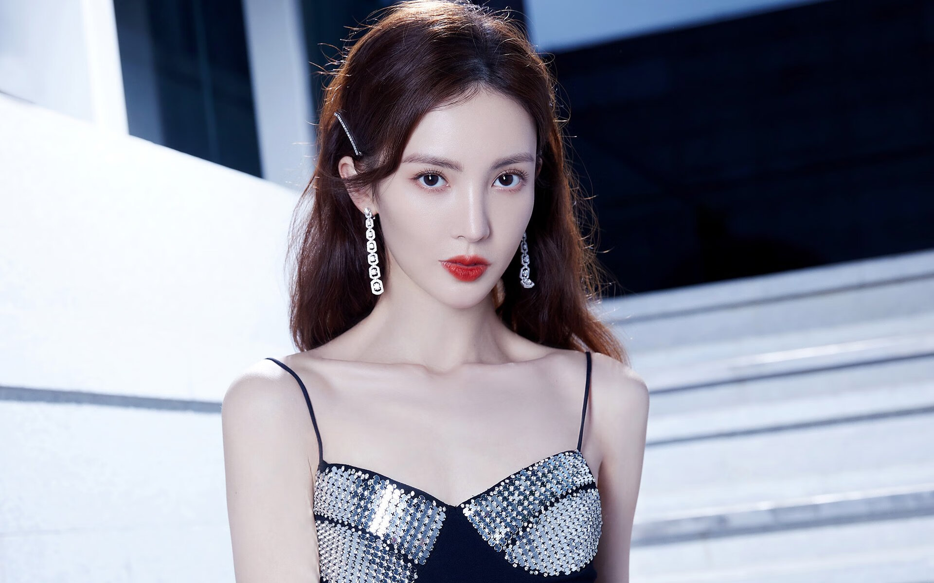 欧冠与英超的平行叙事，国际米兰的铁血晋级与坎特的巅峰回归